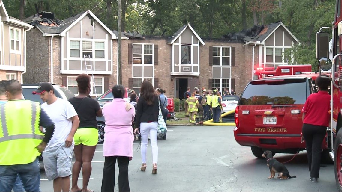 PHOTOS: Fire rips through DeKalb Co. apartment complex | 11alive.com