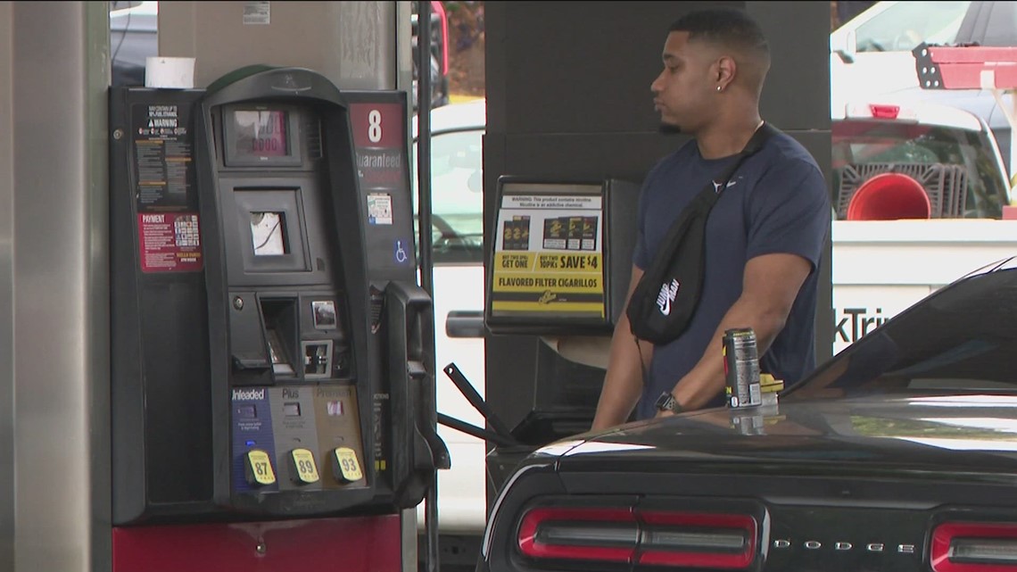 Gas prices hold steady despite unofficial start of summer | Memorial Day weekend