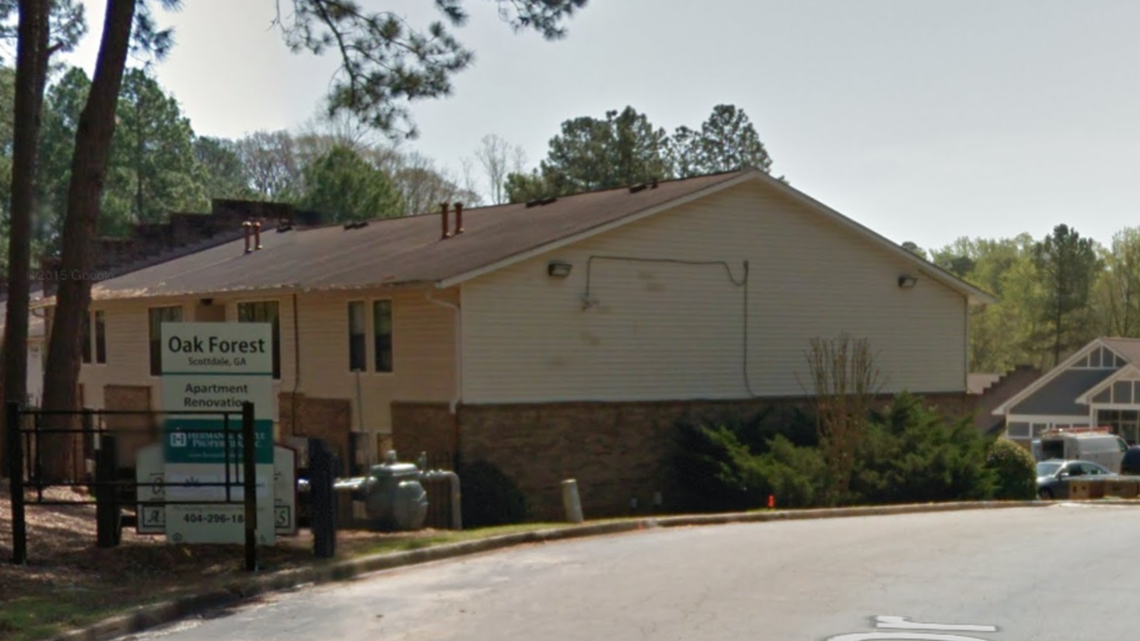 Oak Forest Apartments shooting leaves one in critical condition