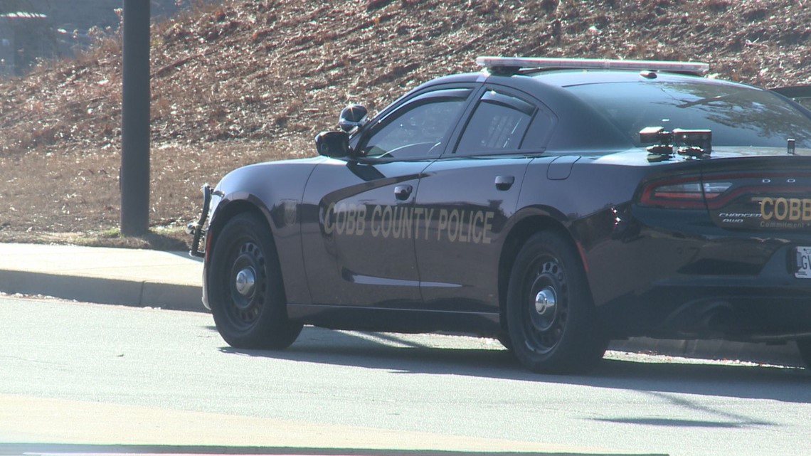 Fatal headon collision on DallasAcworth Highway