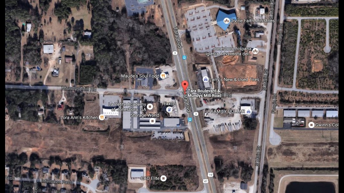 2 killed, 3 critically injured in two car Clayton County accident