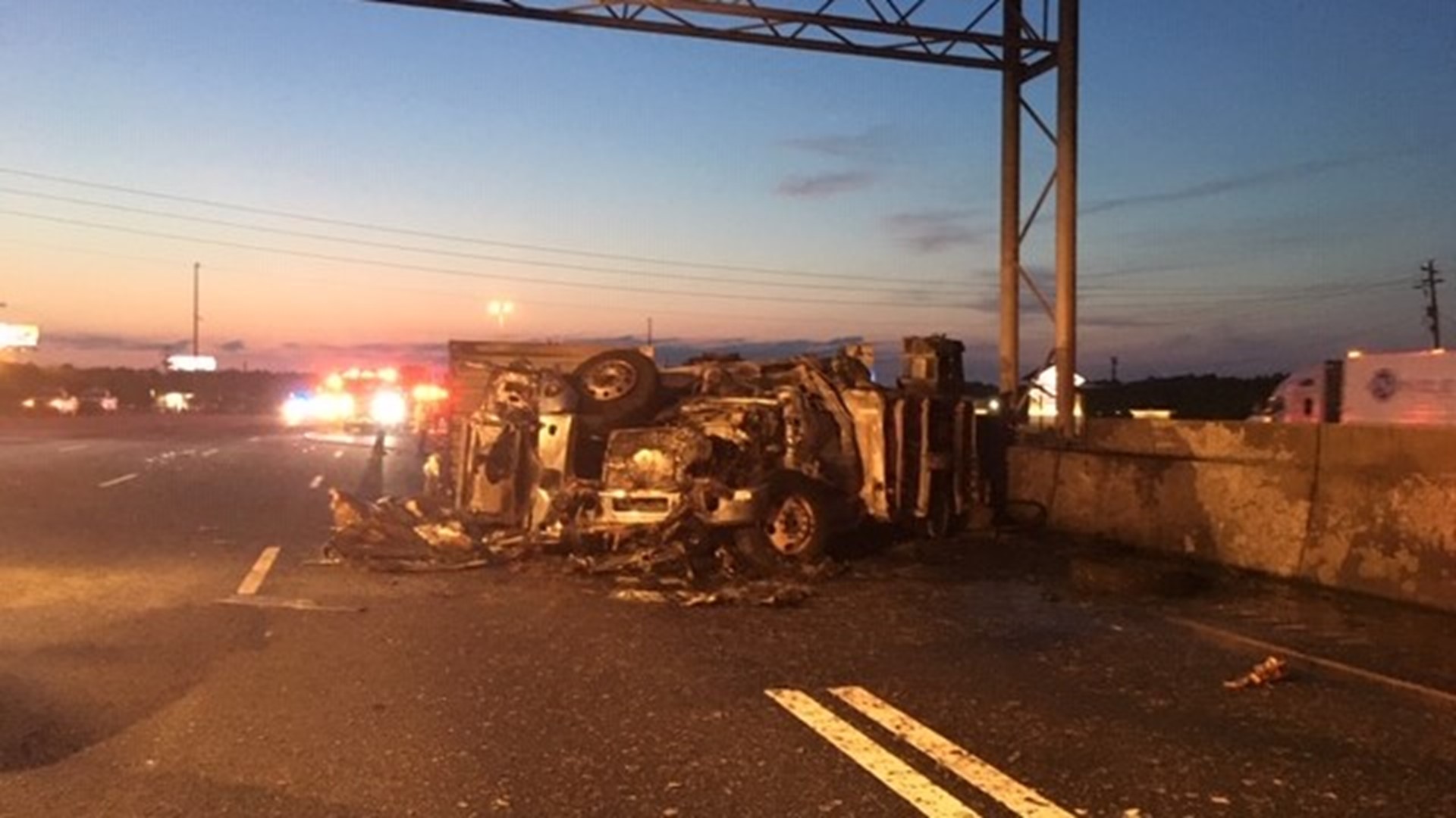 Multi-vehicle wreck, fire closes southbound I-85 in Gwinnett County ...