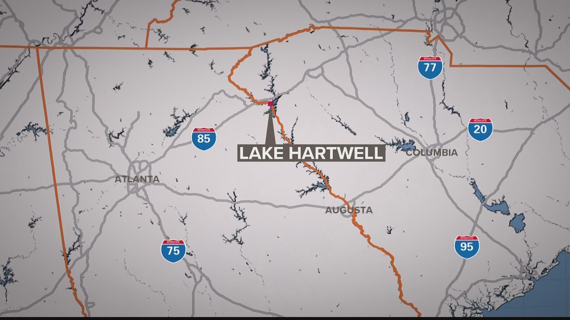 Plane crashes into Lake Hartwell near Georgia border FAA says