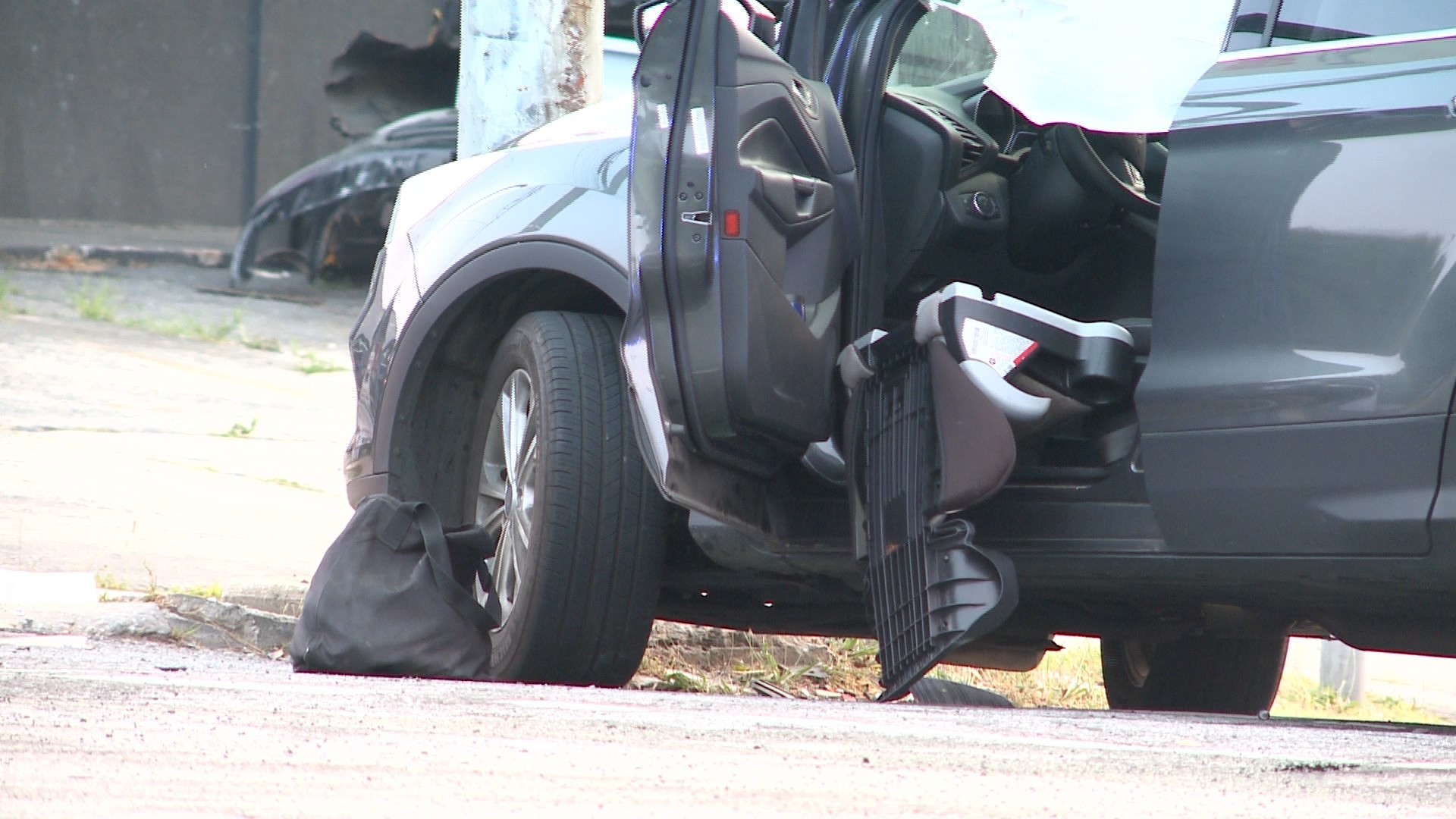 Child critical after 2-car accident in Atlanta | 11alive.com