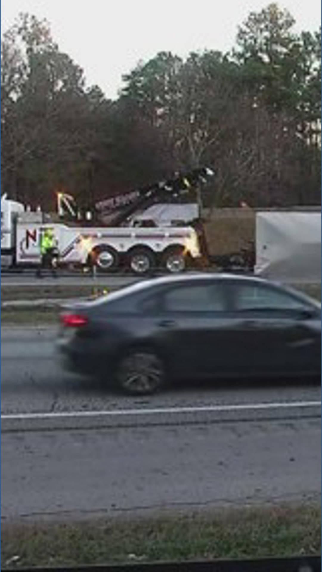 Overturned tractor-trailer causing delays on S. Fulton Pkwy. in Fulton ...