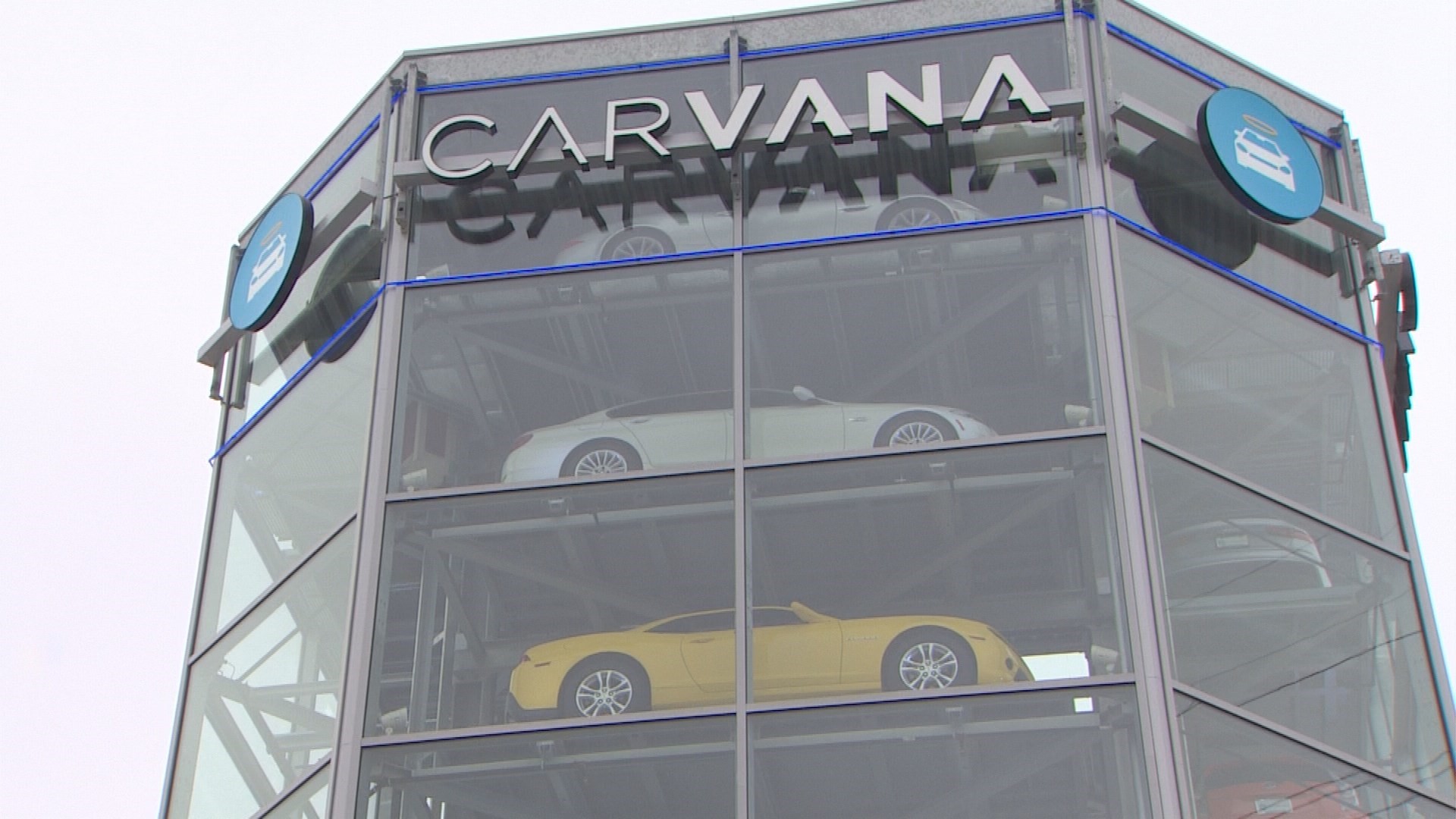 Carvana car vending machine in Midtown Atlanta opens