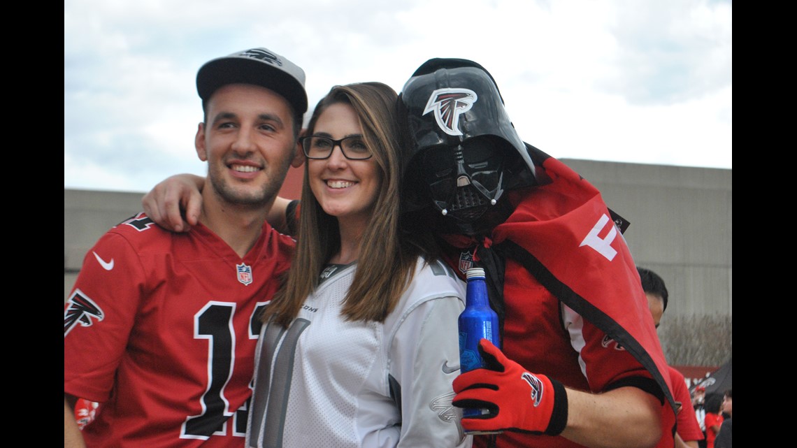 Thousands tailgate before Falcons' NFL Playoff game