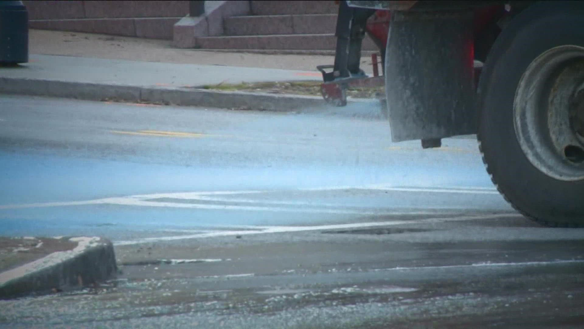 GDOT is one of the agencies that places blue salt on the roads when snow and ice are an issue.