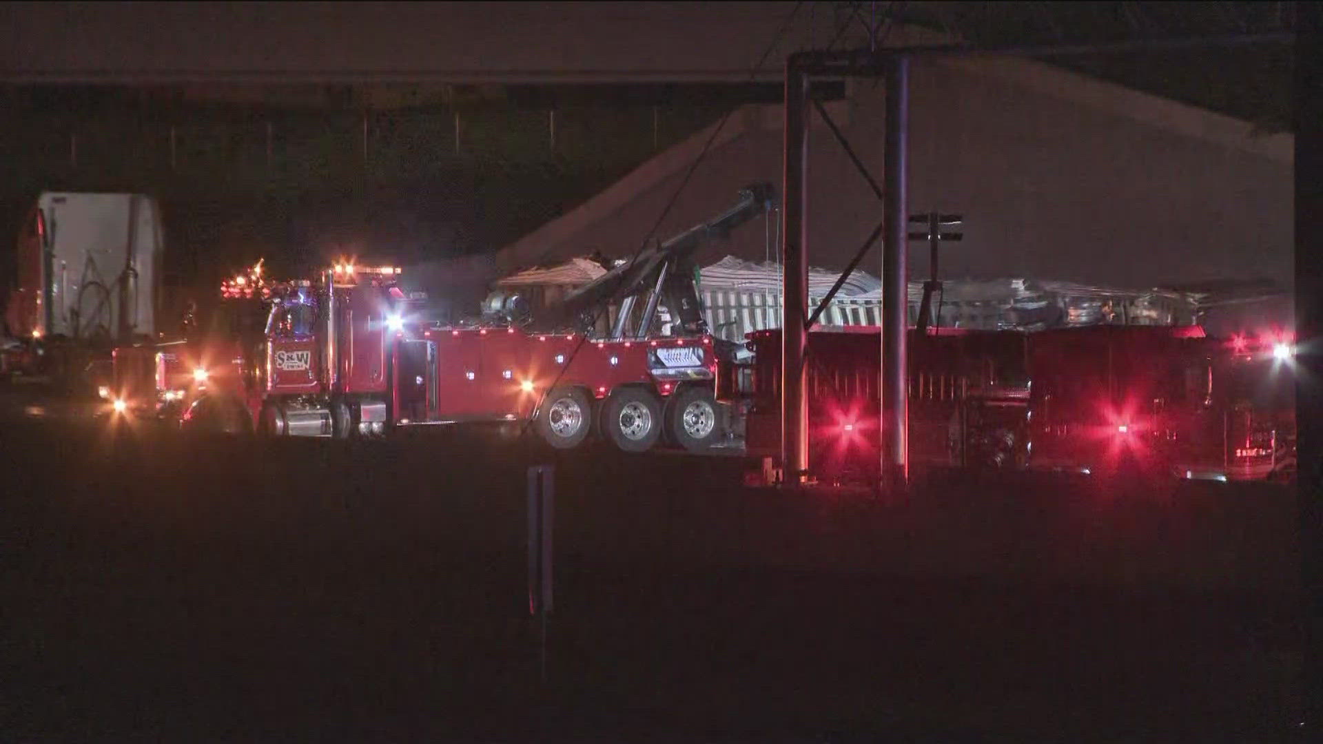 A tractor-trailer fire on I-285 Westbound near Ashford Dunwoody Road has temporarily closed all lanes.