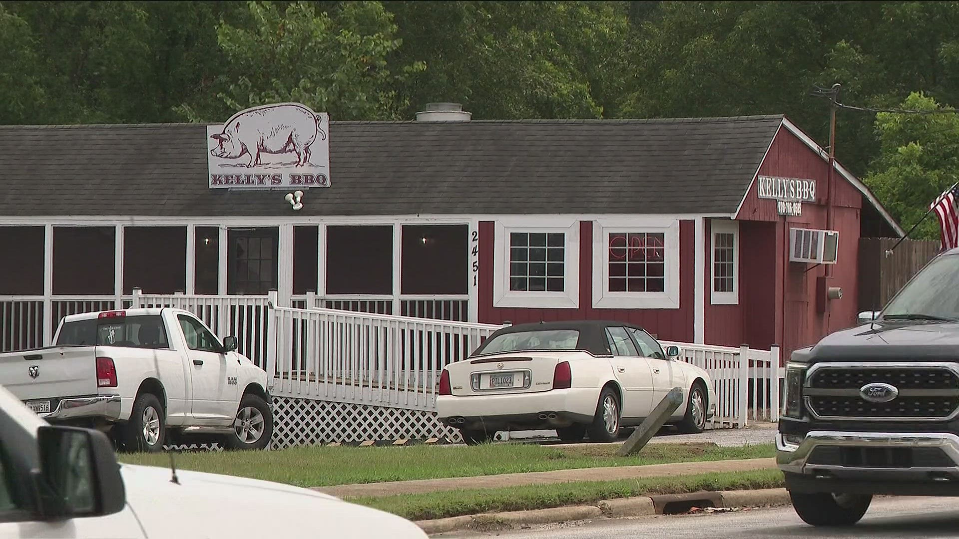 Nearly a quarter century ago, the landmark of Walnut Grove disappeared in the middle of the night. Now, a new group is determined to solve it.