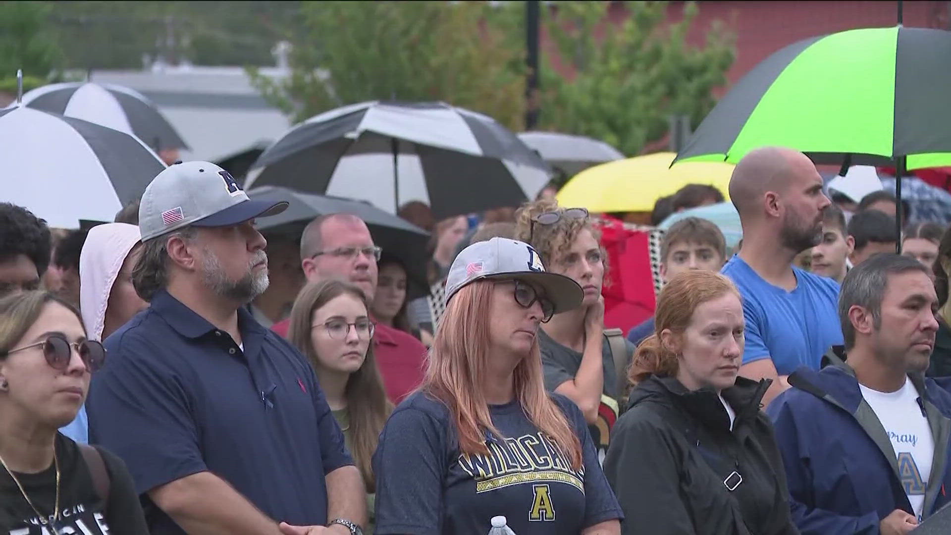 Community mourns after four killed in Apalachee High School shooting ...