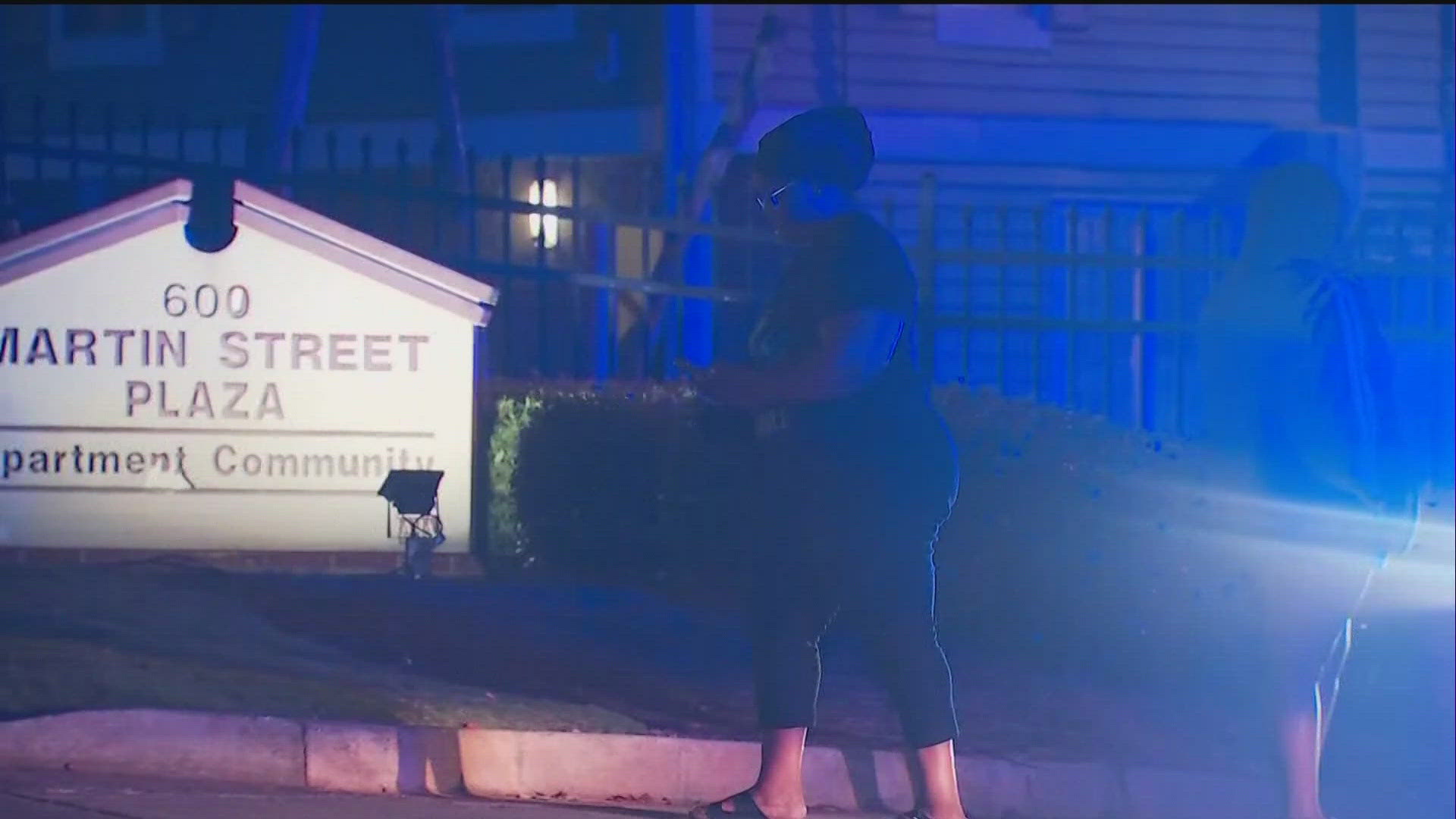 Four people shot overnight at southeast Atlanta apartment | 11alive.com