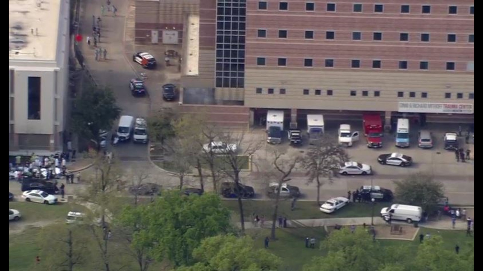 PHOTOS Police responding to shooting at Houston hospital