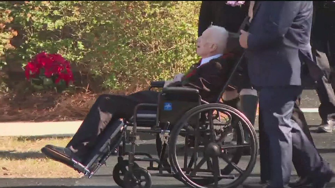 Jimmy Carter stays by wife Rosalynn's side to the end as she gets