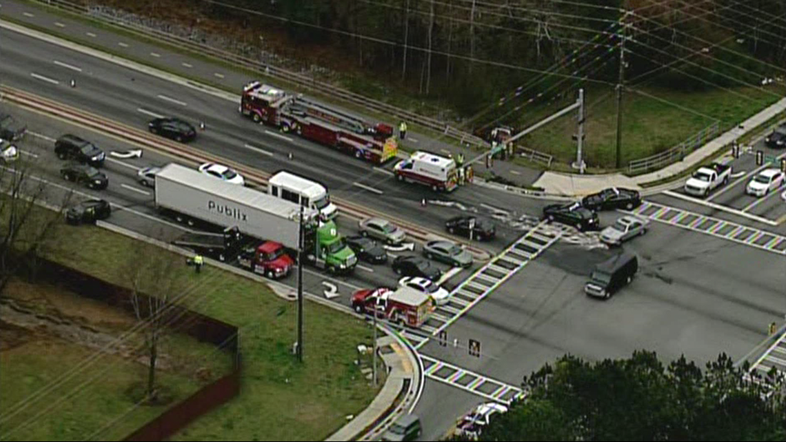 PHOTOS Crash on Barrett Parkway