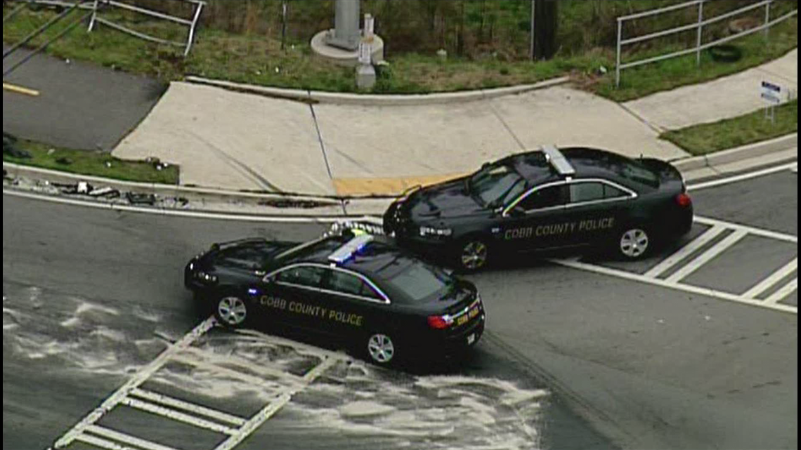 PHOTOS Crash on Barrett Parkway