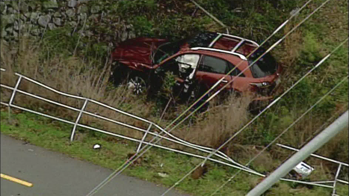 PHOTOS Crash on Barrett Parkway