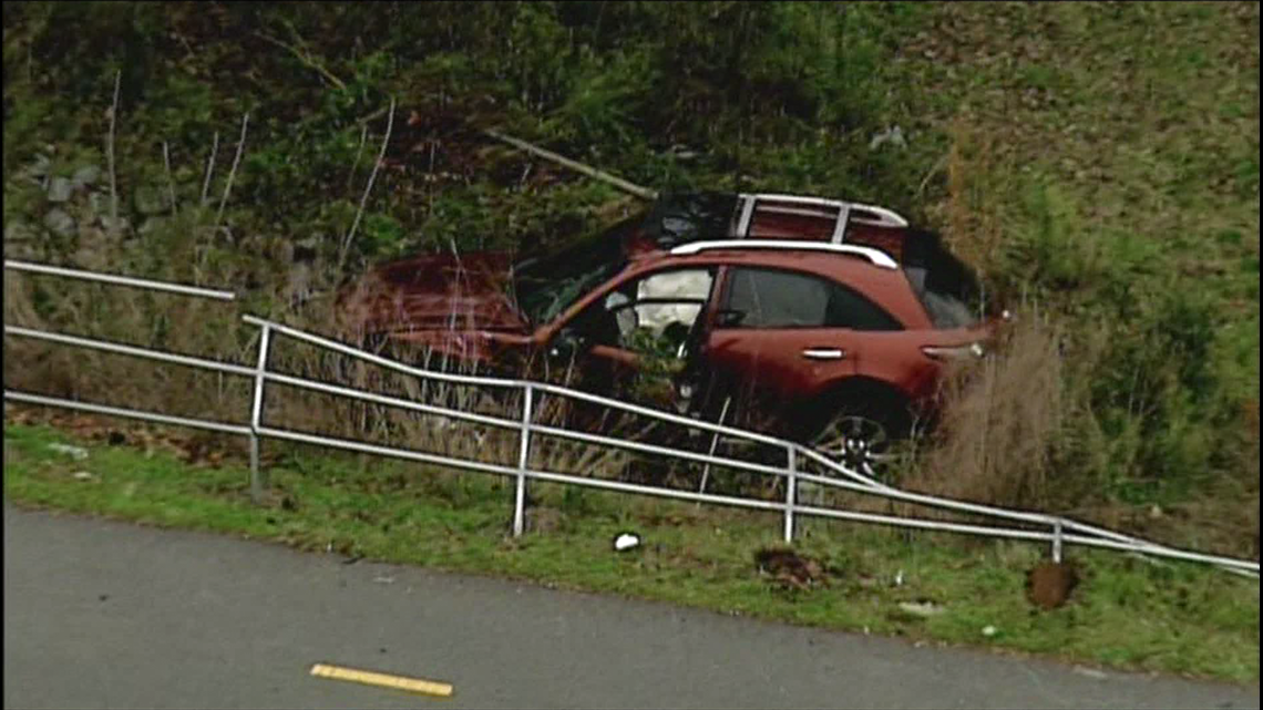 PHOTOS Crash on Barrett Parkway