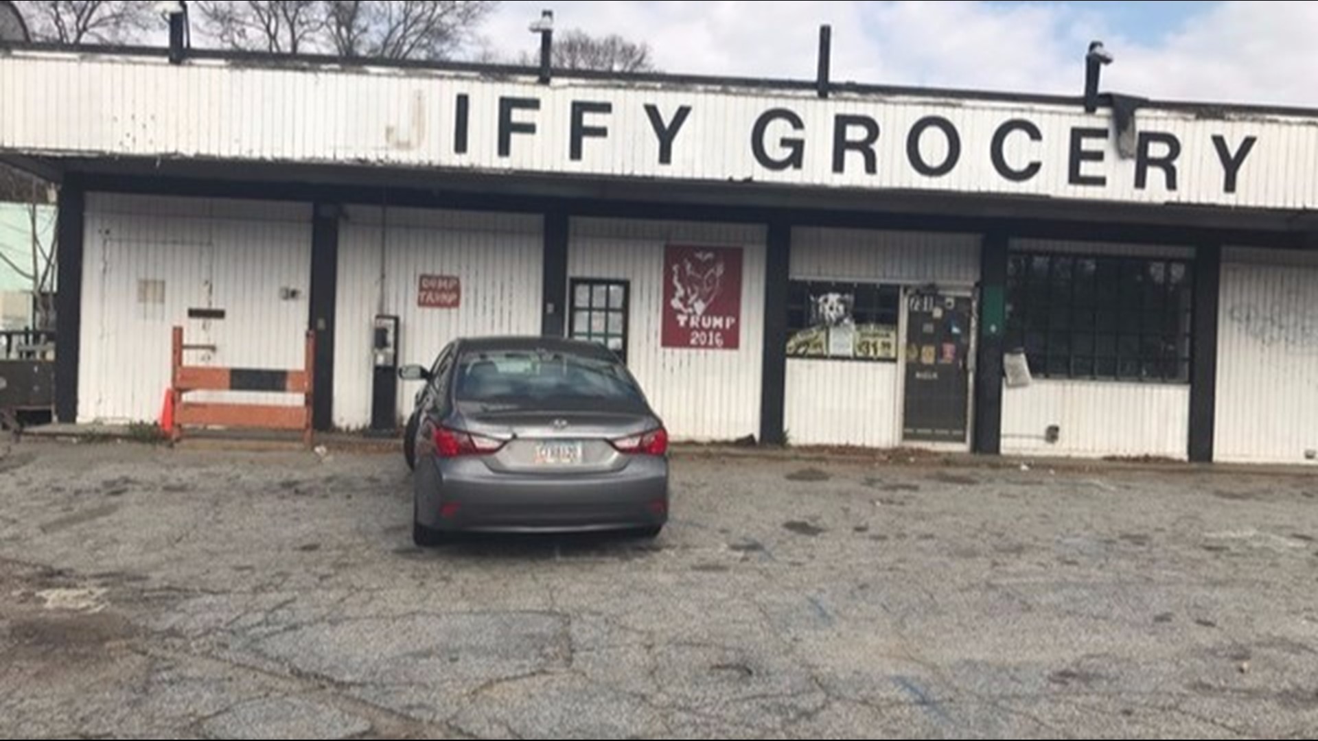 PHOTOS 'Iffy' Jiffy Grocery store