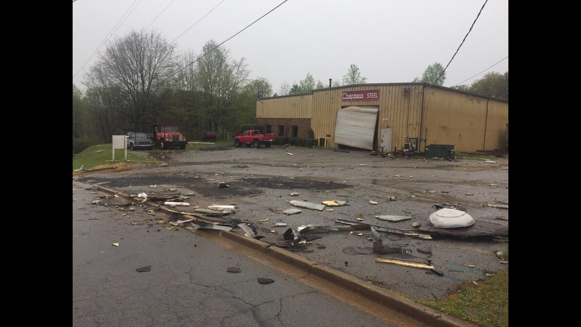 Officials Up to 20 tornadoes hit north on Monday