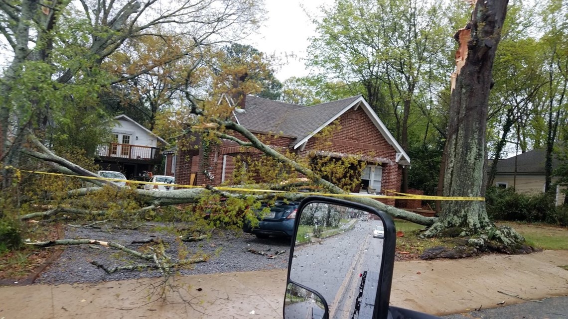 Officials Up to 20 tornadoes hit north on Monday