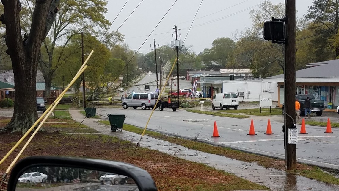 Officials Up to 20 tornadoes hit north on Monday
