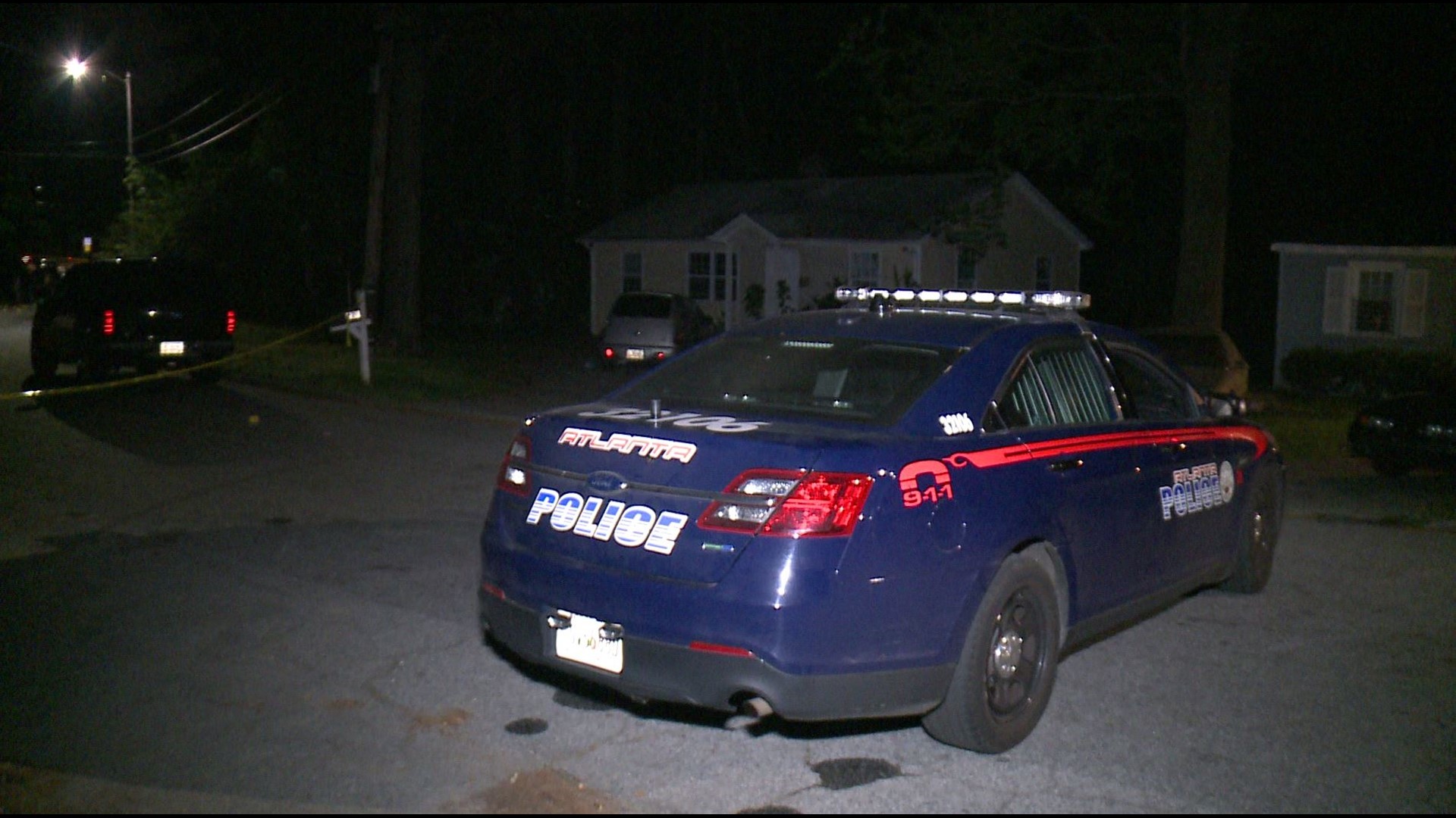 Deadly shooting in Atlanta kills man, three suspects on the run ...