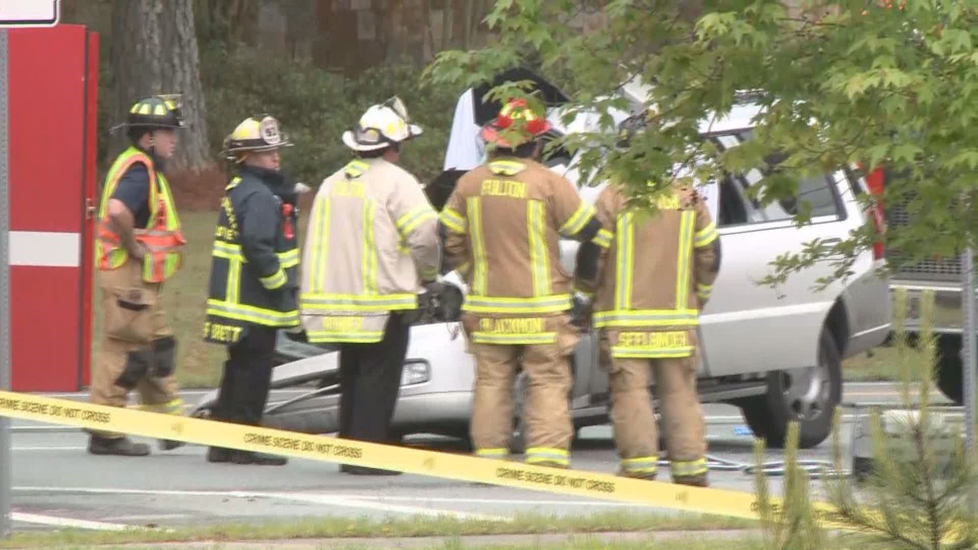 PHOTOS 4 killed in South Fulton accident