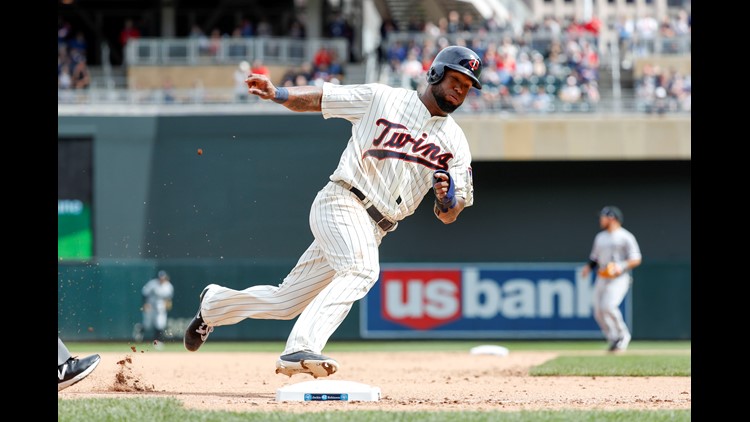 Twins win behind Santana