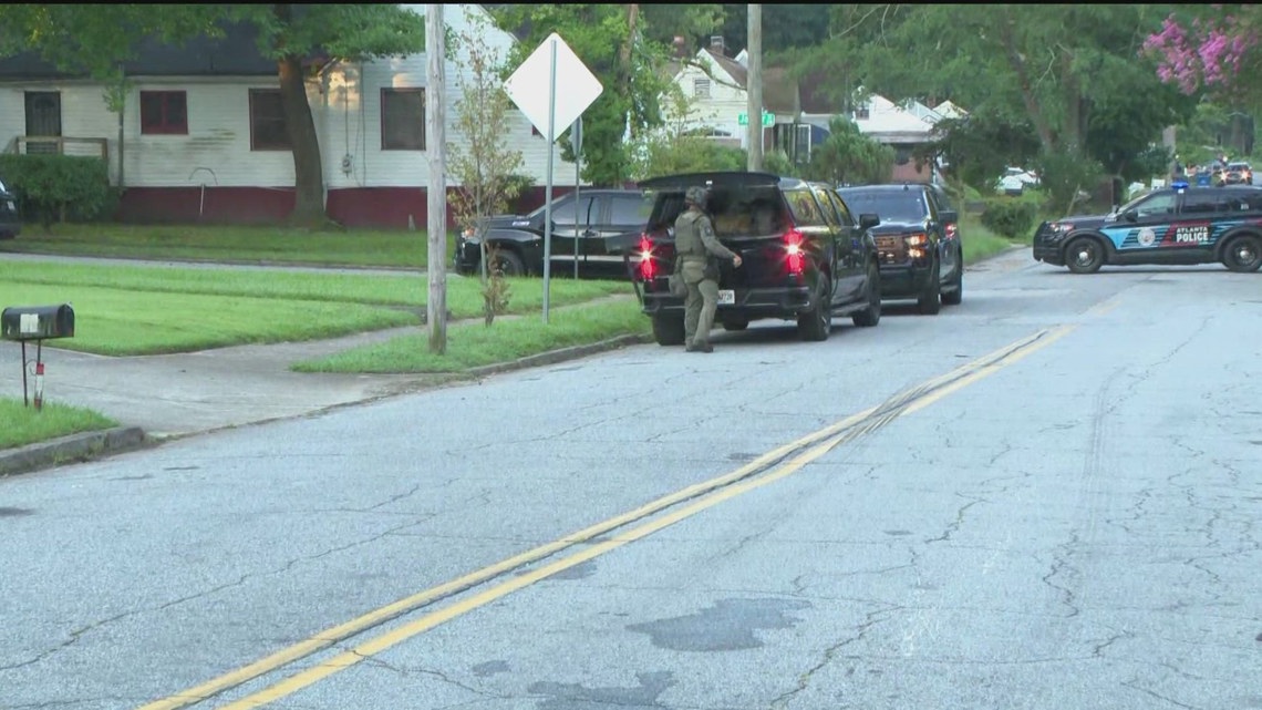 Atlanta police respond to deadly SWAT standoff, four shot at apartment ...