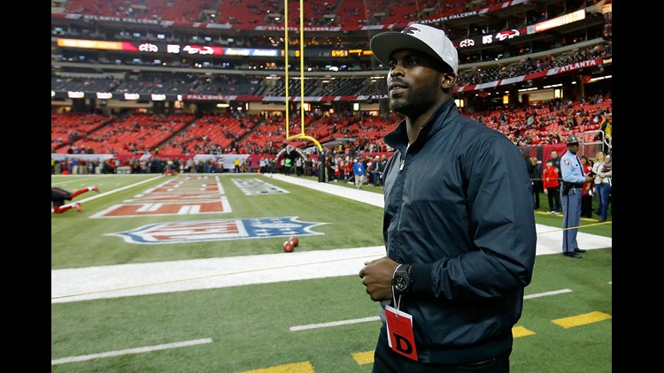 Michael Vick hurt as Atlanta Falcons post comeback victory over