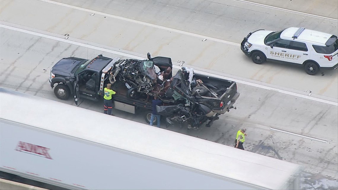 Photos | Coweta Co. wreck shuts down I-85 | 11alive.com