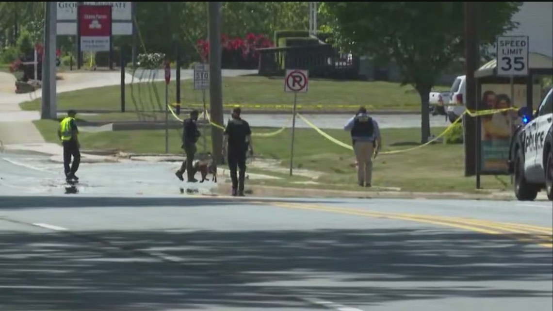 Police search for gunman after 2 teens shot in Marietta | 11alive.com