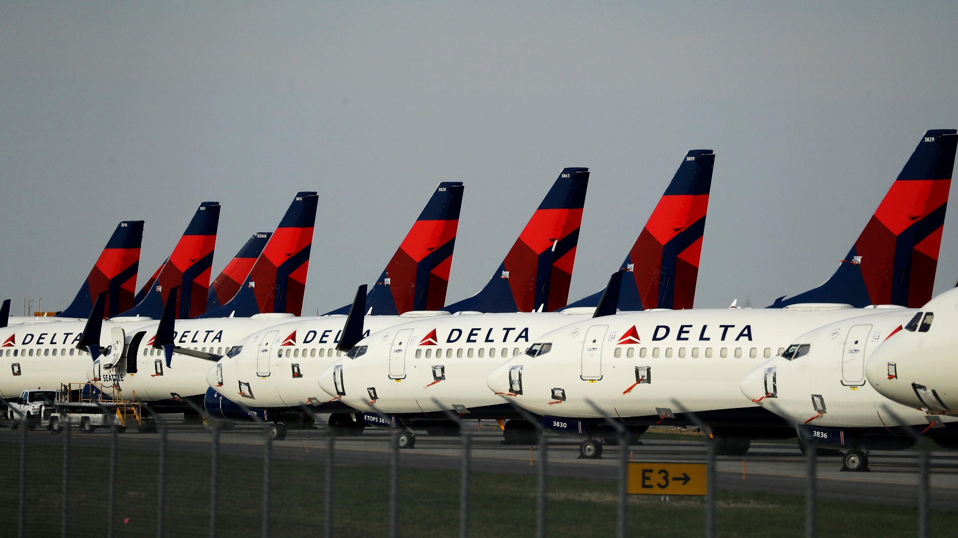 The airline announced earlier in the week that employees would be wearing masks.