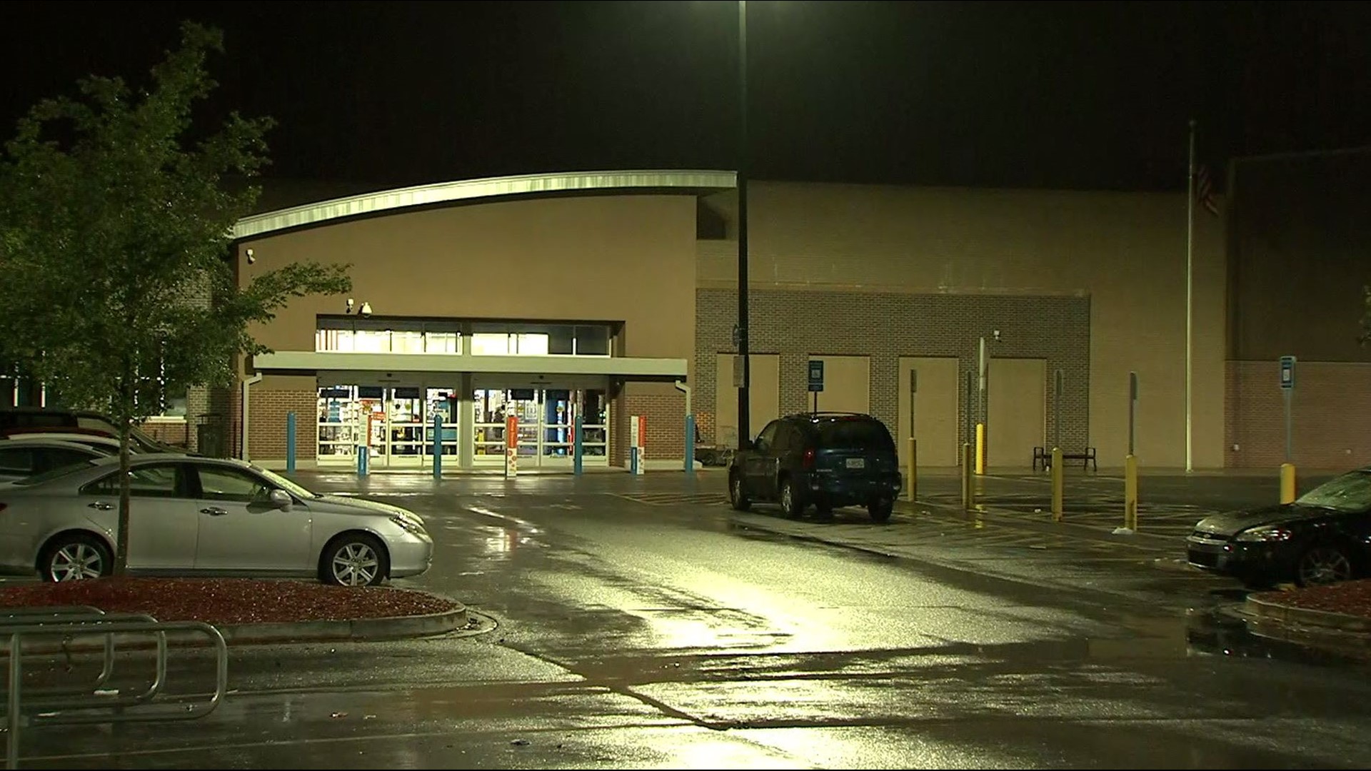 Triple shooting at Walmart parking lot leaves one man dead | 11alive.com