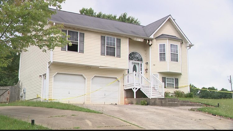 3 children dead, 2 injured after Paulding County woman attempts to stab them during house fire