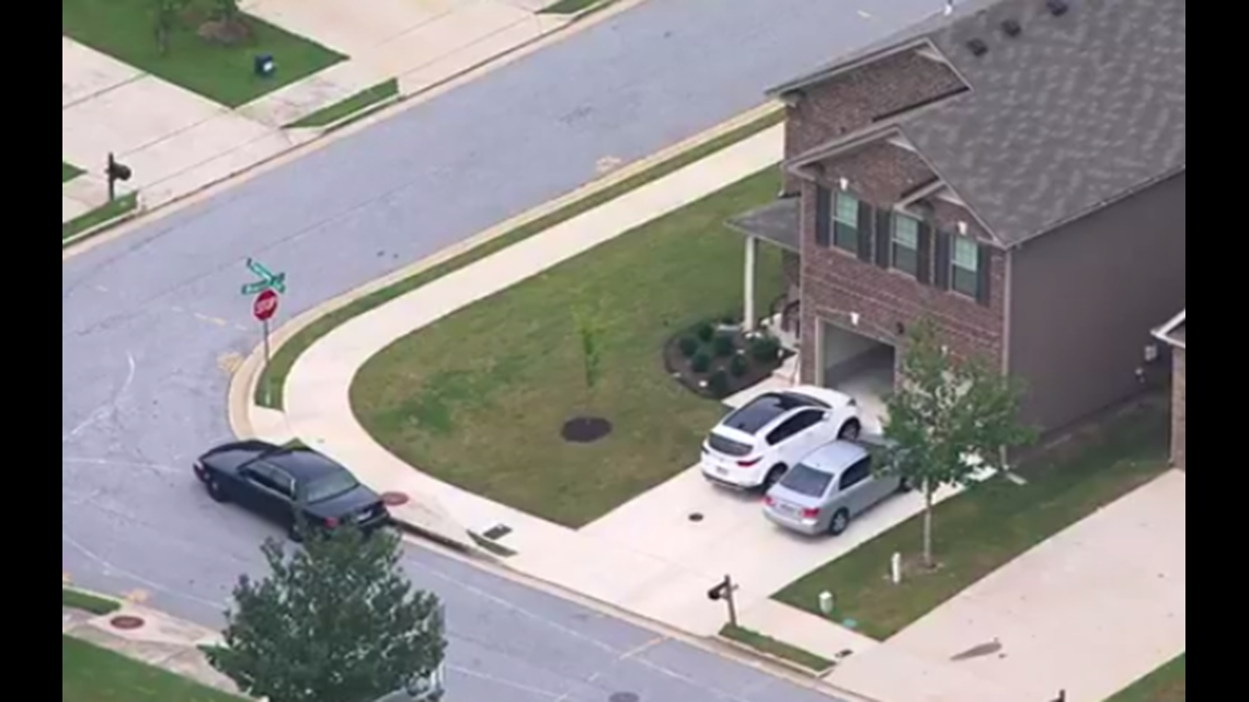 Police investigating shooting in Fairburn