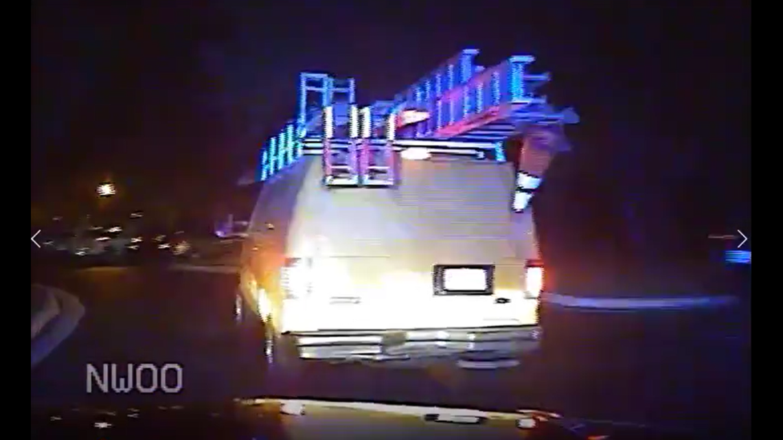 Cops: Man in construction van led police on chase, rammed cop car ...