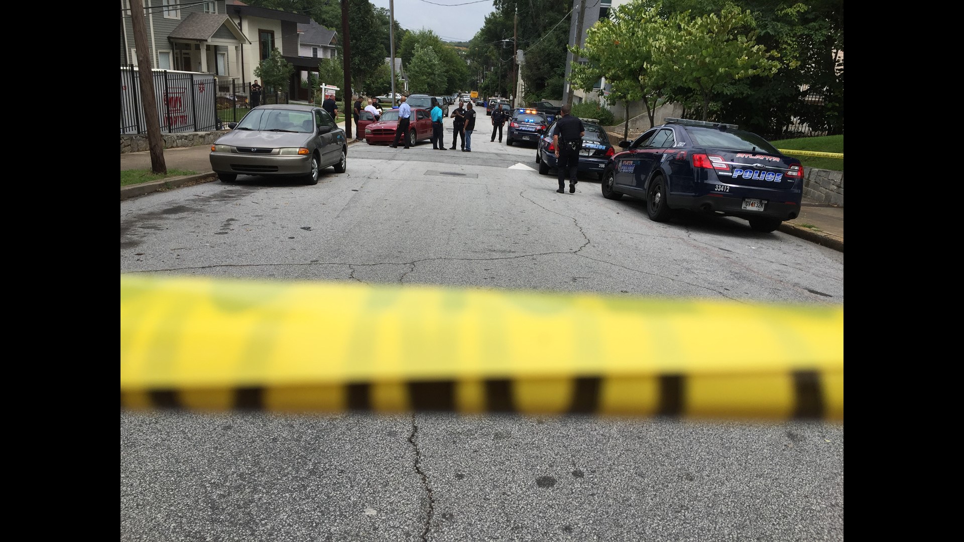 One arrested, three on the run after pursuit, crash in Atlanta ...