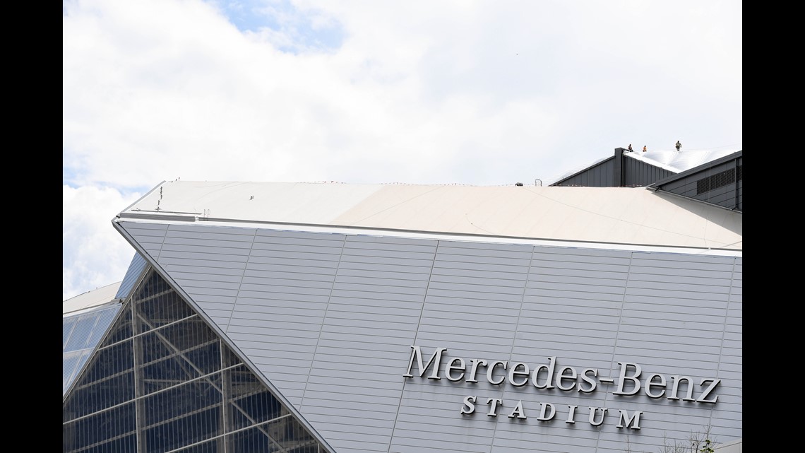 Roof at Mercedes-Benz Stadium in Atlanta finally open for business