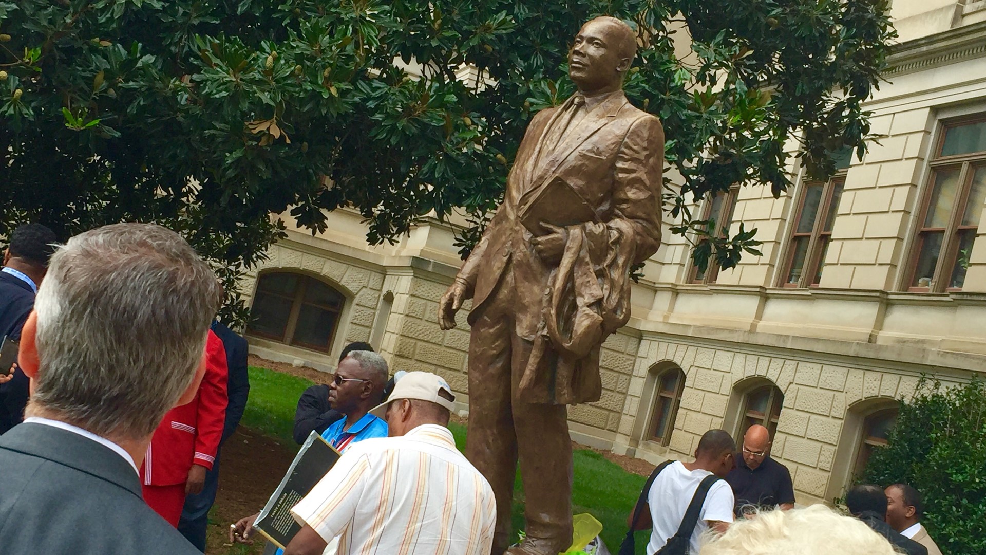 Photos | MLK Jr. statue unveiled at Georgia's State Capitol | 11alive.com