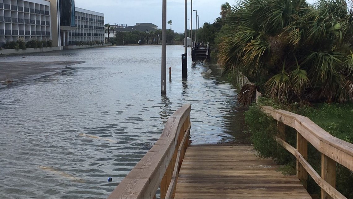 PHOTOS | Tybee Island begins to flood | 11alive.com