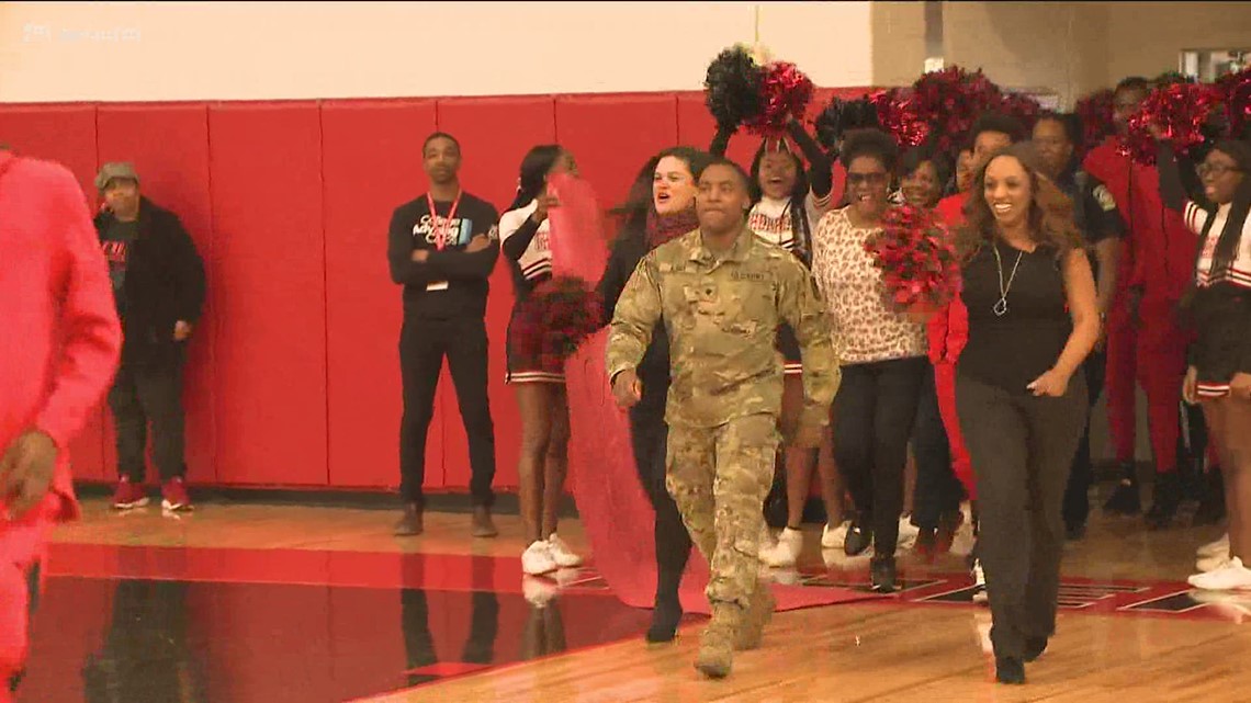 One soldier pulled off a surprise homecoming his mom is still thinking about