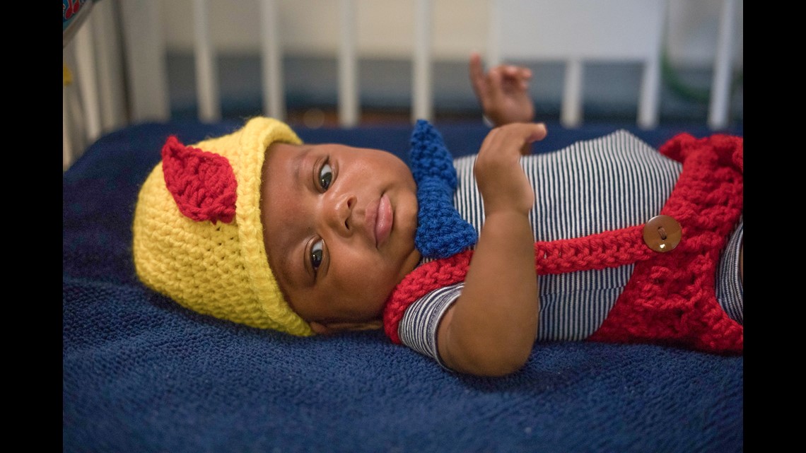 Nurse knits special costumes for NICU babies� first