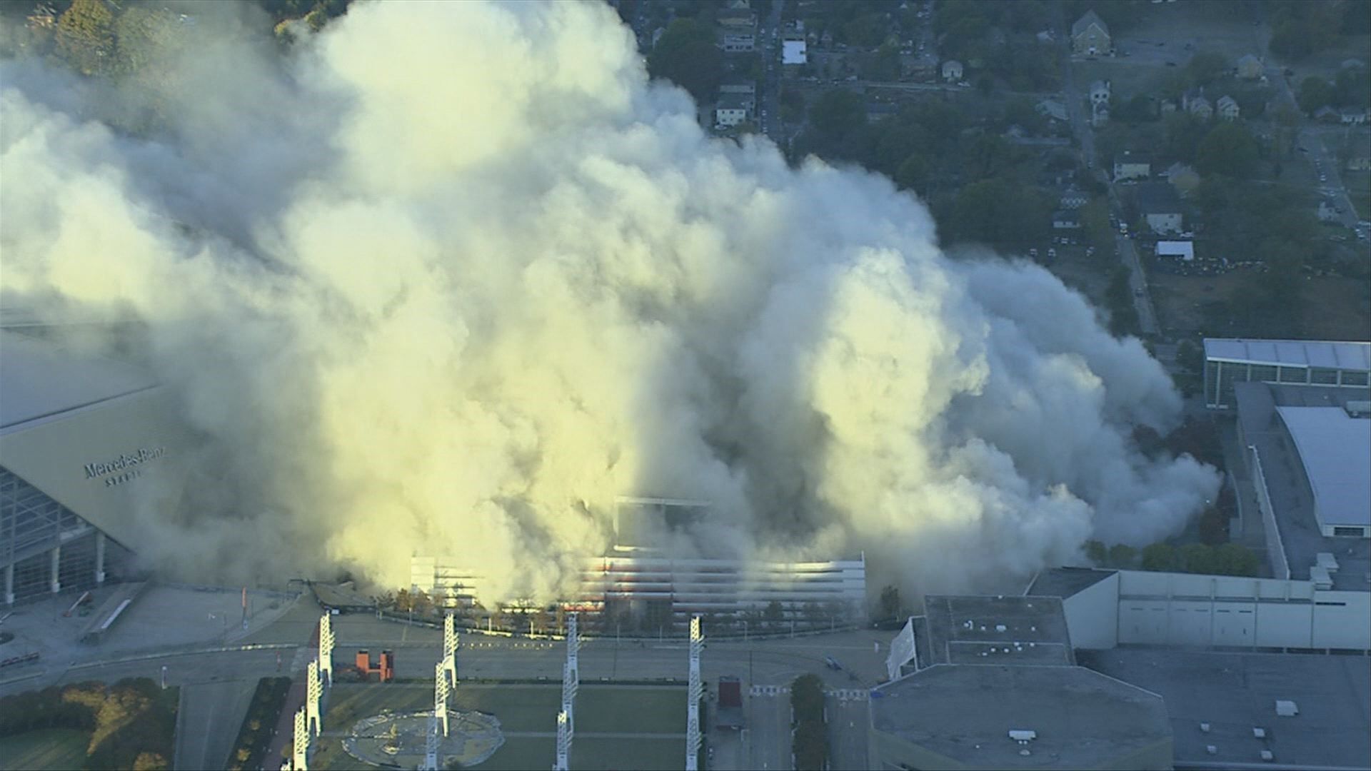 The MARTA bus blocking Georgia Dome implosion is Internet's new meme ...