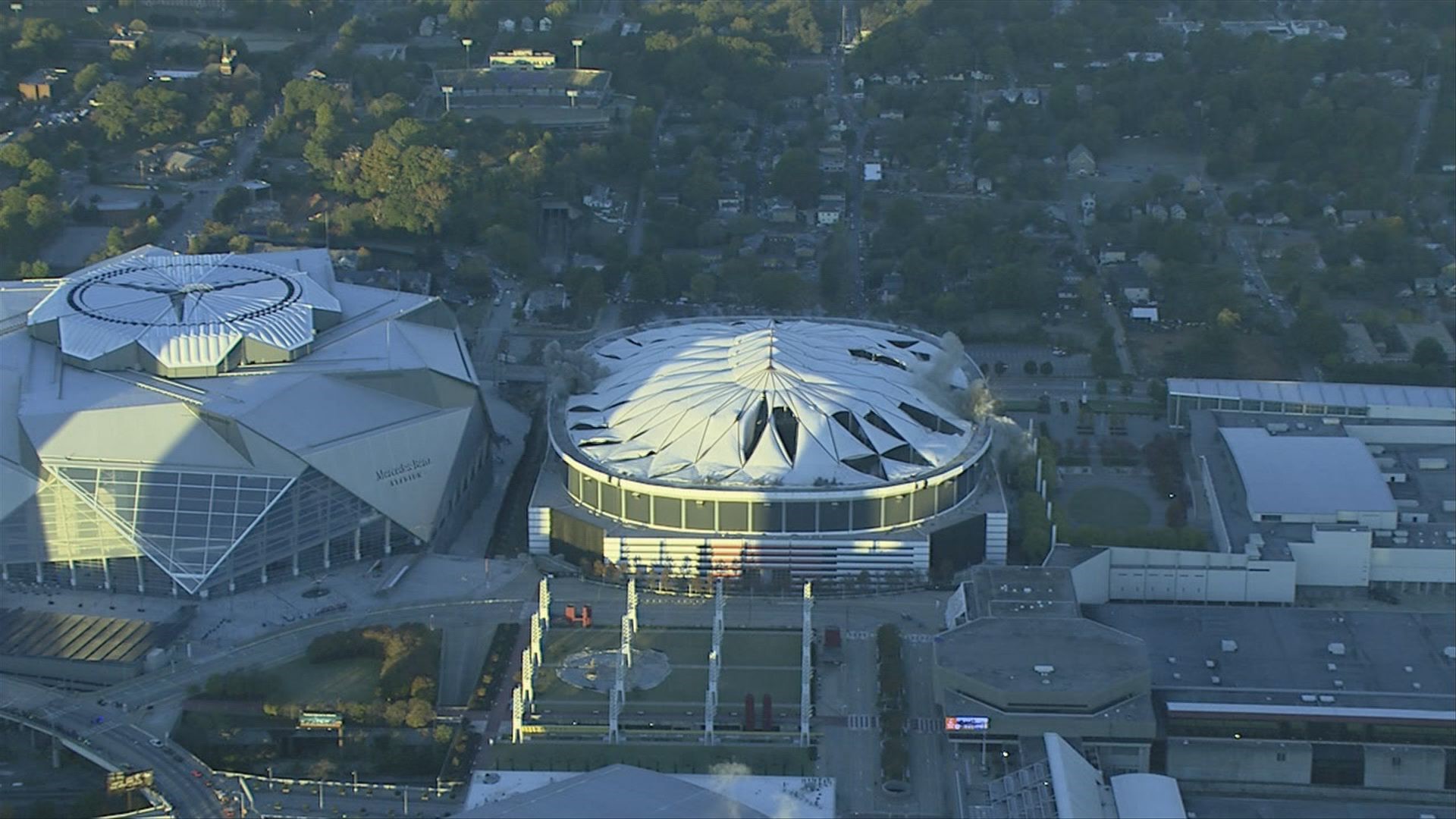 The MARTA bus blocking Georgia Dome implosion is Internet's new meme ...
