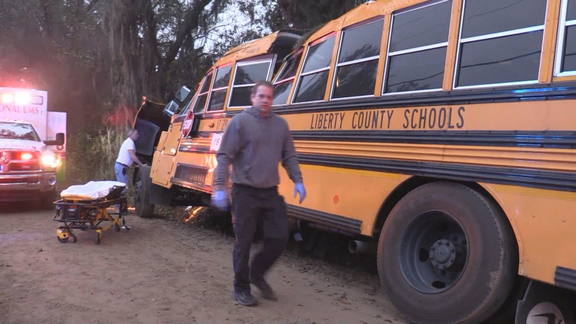 5-year-old girl dead, 21 children injured after school bus crashes into ...
