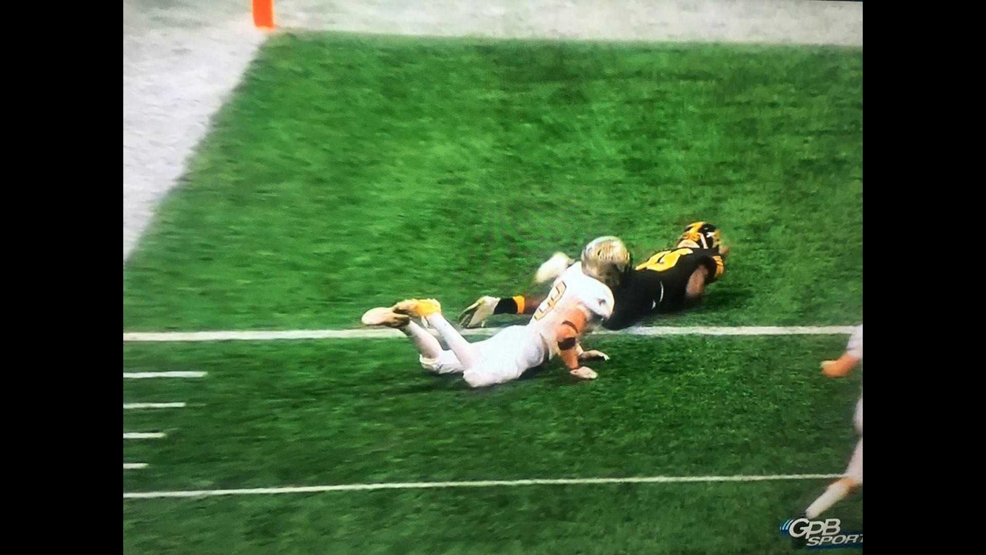 3A state championship ends in controversy after refs call pass ...