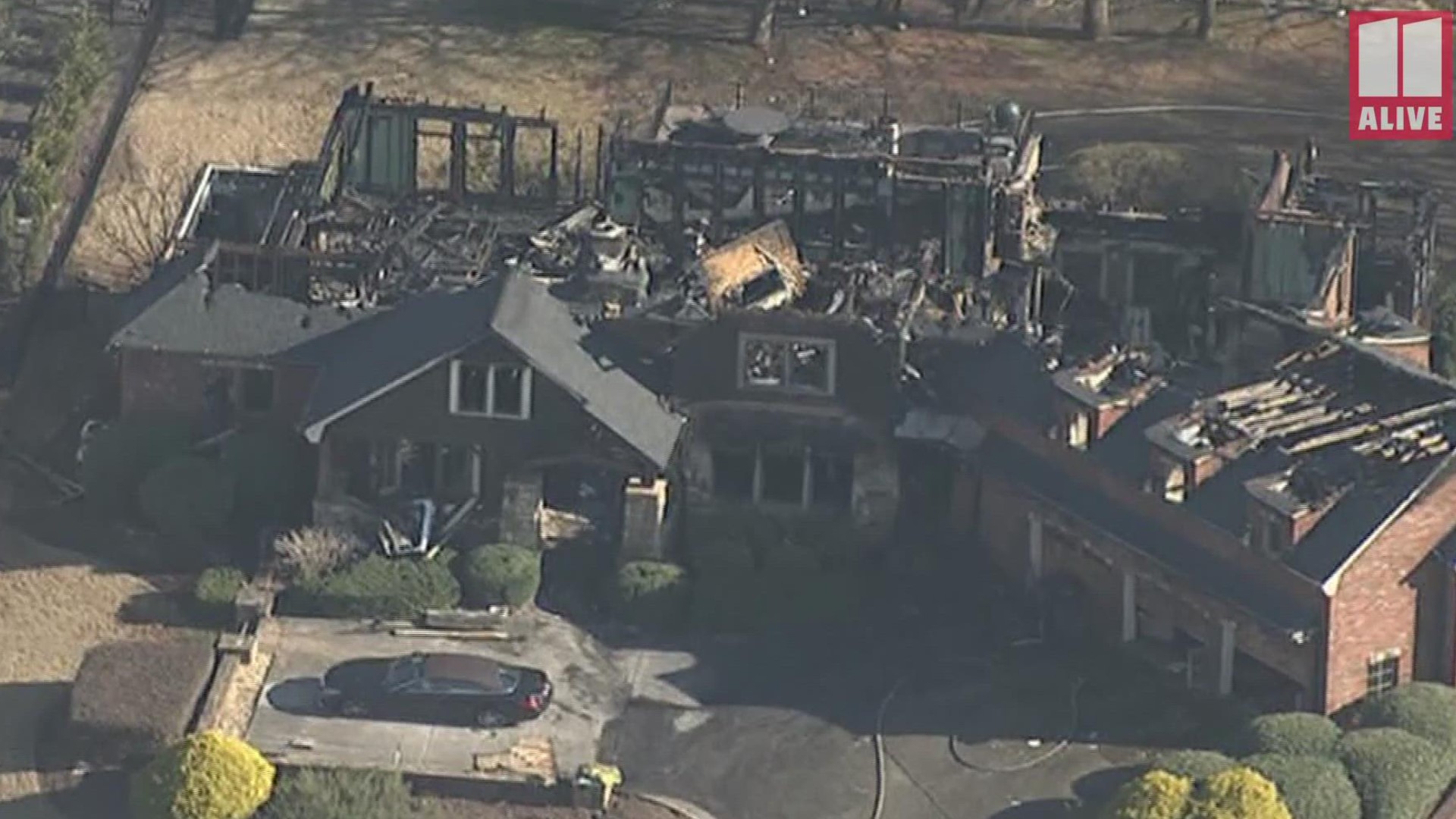 Child dies in overnight house fire in Cartersville