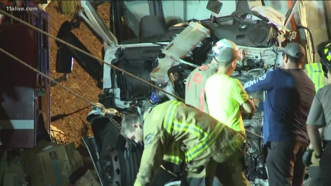 Deadly crash on I-20 kills tractor-trailer driver | 11alive.com